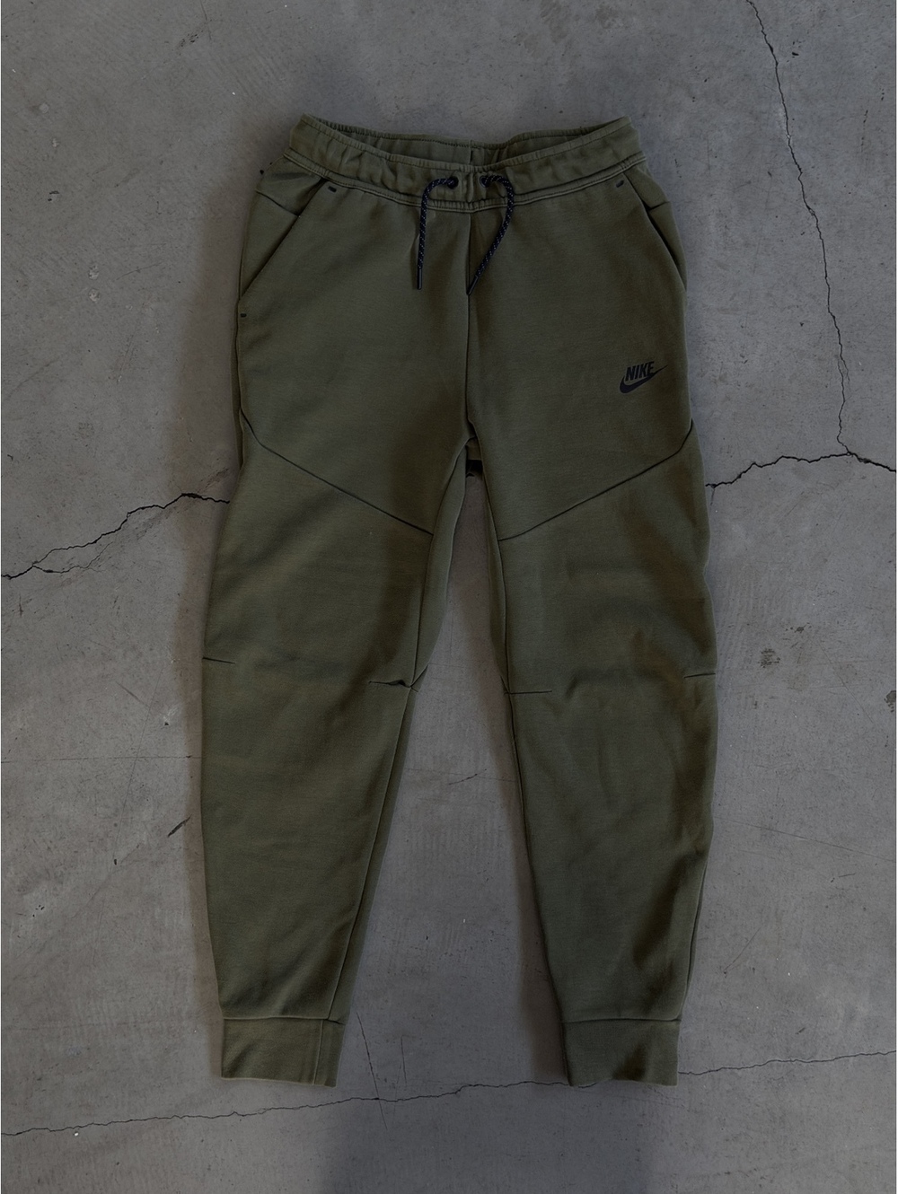 Nike / Tech Joggers / Olive Green Black / Men's M